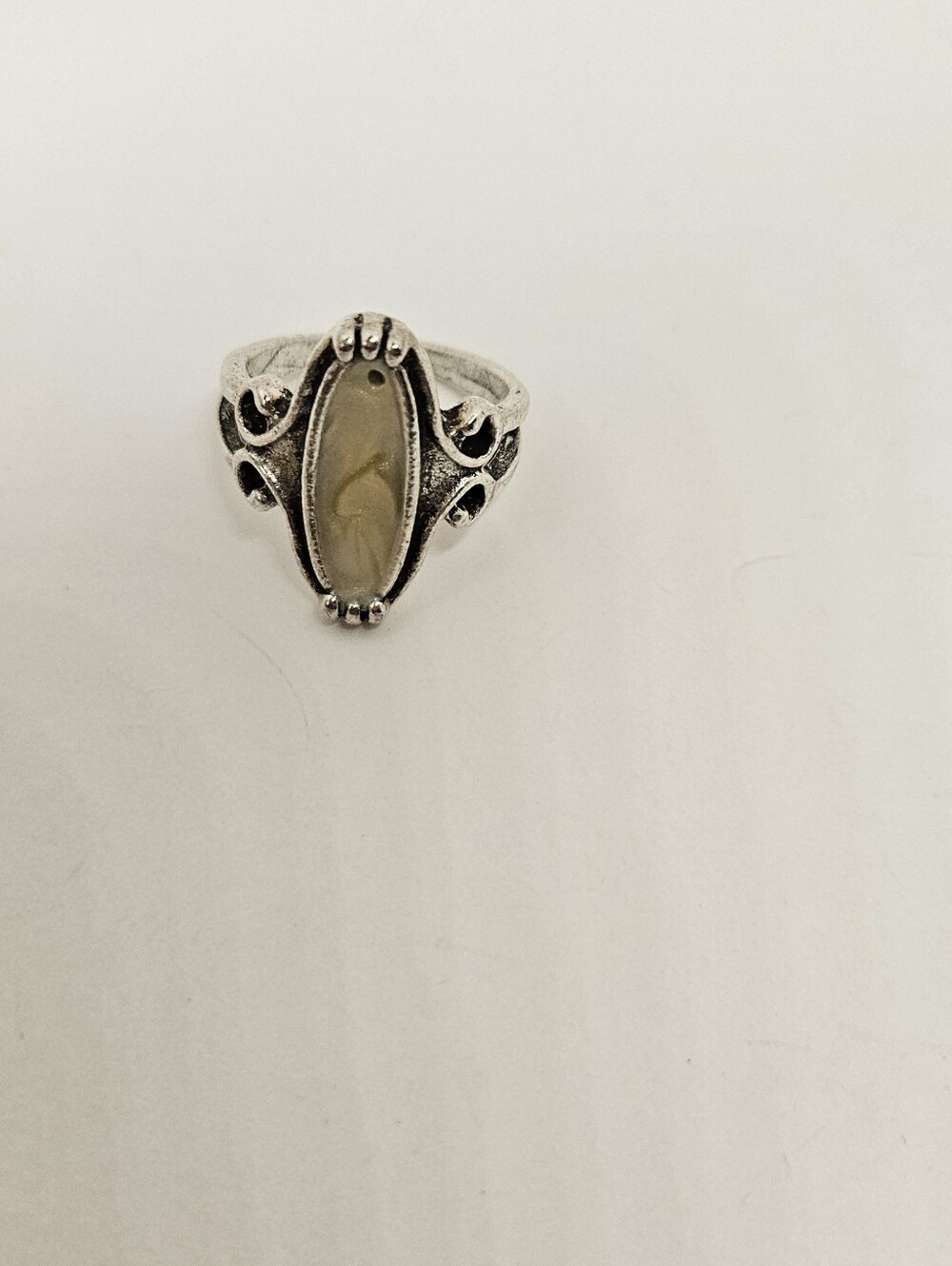 Enamel Metal Ring Silver Tone Size 7 Ornate
